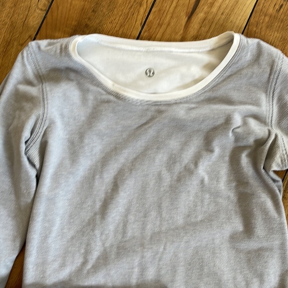 💞reversible LULULEMON every yogi long sleeve - Picture 12 of 16
